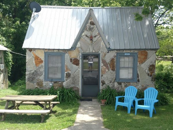 Rock Village Court - Cabin 1