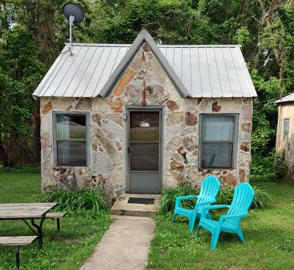 Rock Village Court - Cabin 4