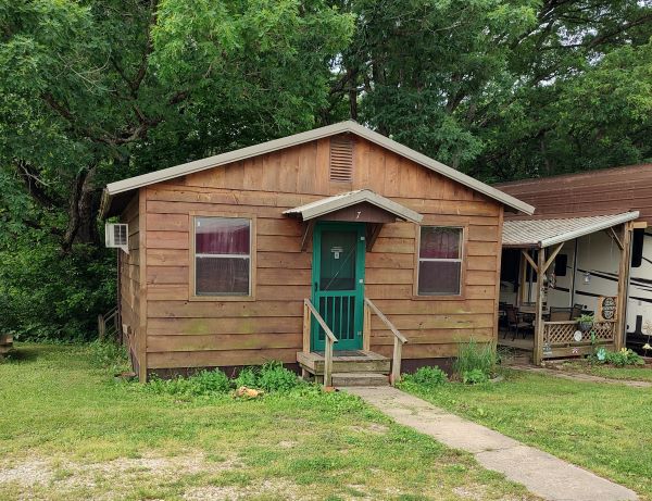 Rock Village Court - Cabin 7